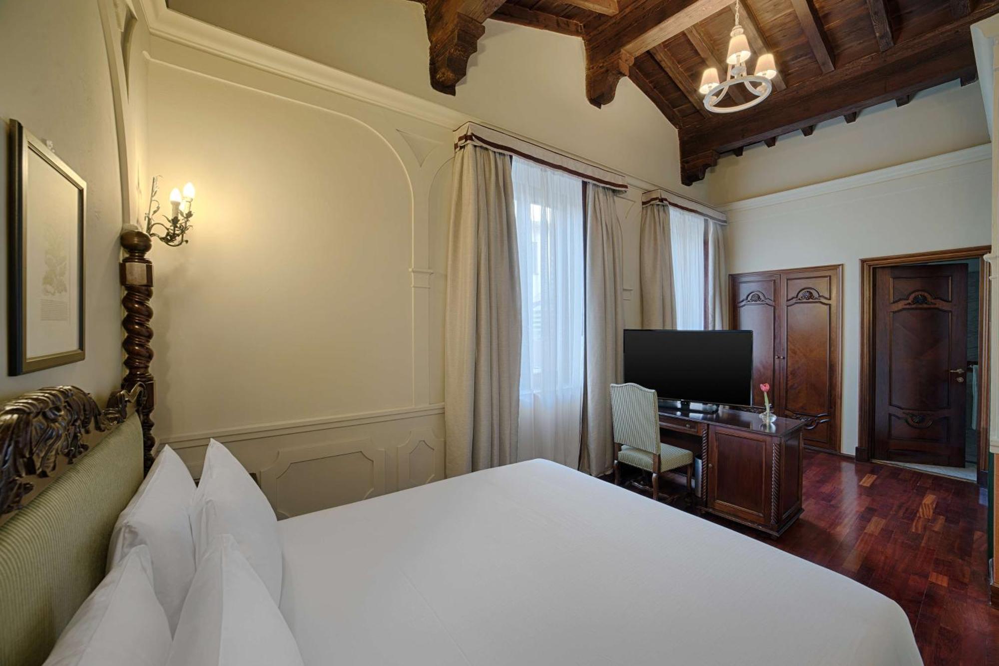 Tivoli Palazzo Gaddi Firenze Hotel Exterior foto A room at the hotel