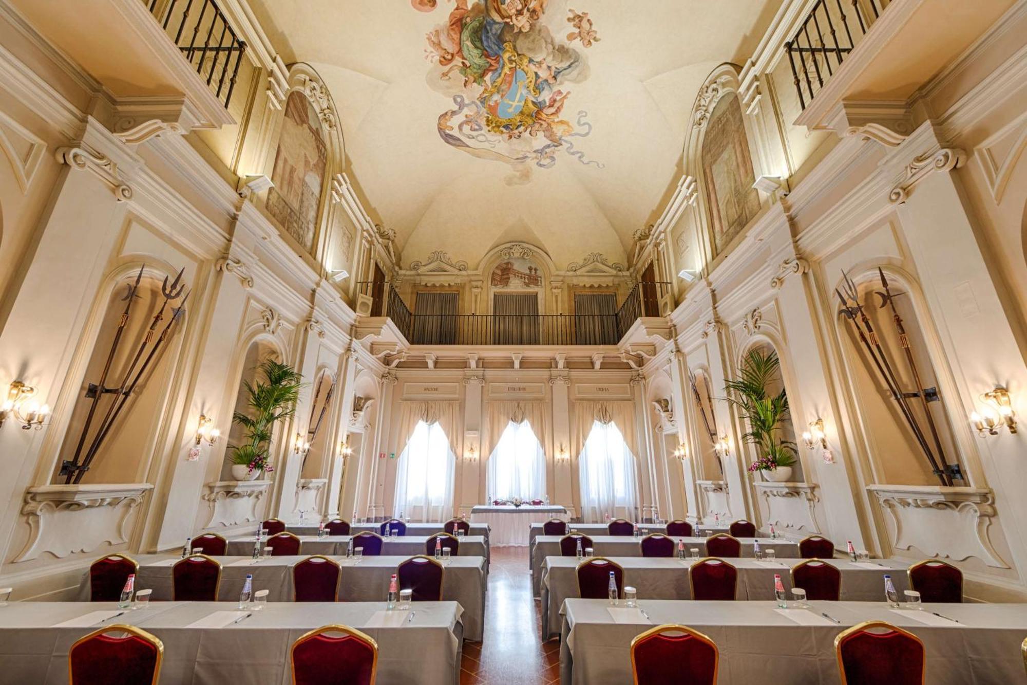 Tivoli Palazzo Gaddi Firenze Hotel Exterior foto The interior of the main hall